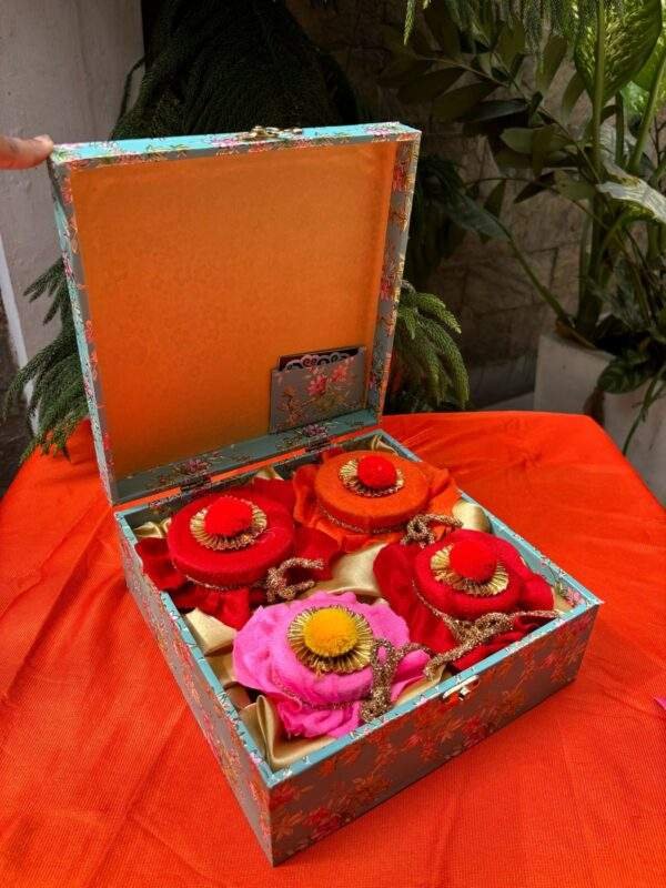 Holi hamper box